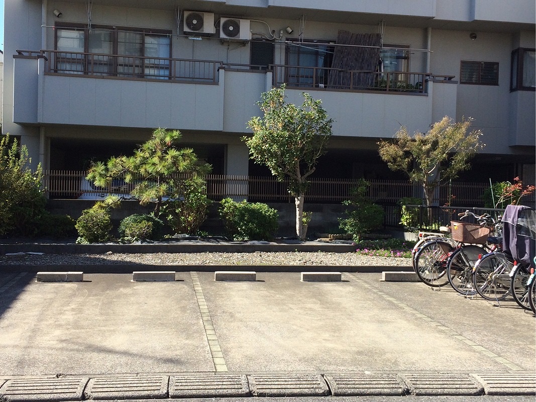 足立区栗原４丁目　月極駐車場